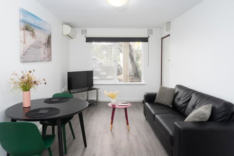 Apartment 16 Burswood - Kawana Tourism 1