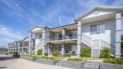 Apartment 19 - The Meridian - Kawana Tourism 0
