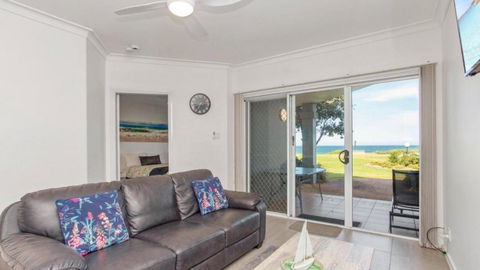 Apartment 19 - The Meridian - Kawana Tourism 2