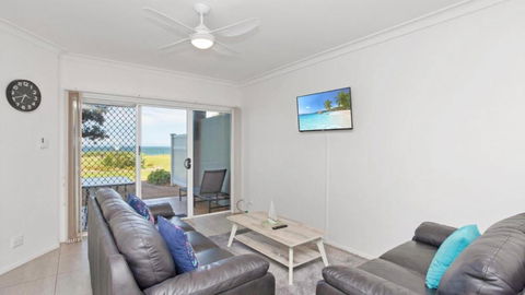Apartment 19 - The Meridian - Kawana Tourism 3