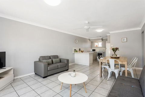 Apartment 5B - Kawana Tourism 1
