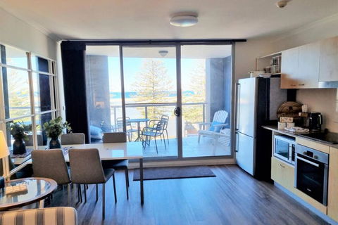 Apartment At The Entrance - Kawana Tourism 2