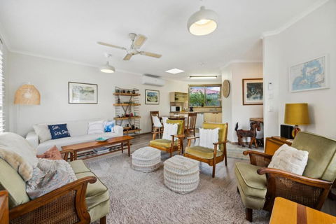 Apartment In Cowes Central On Chapel - Kawana Tourism 1