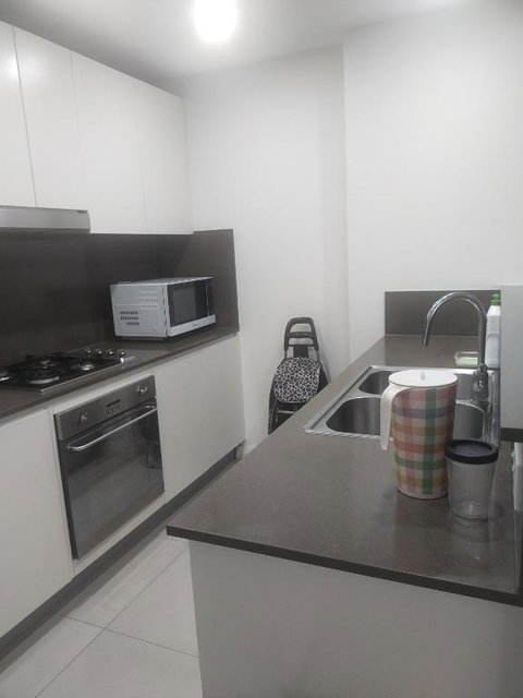 Apartment In Parramatta - Kawana Tourism 3