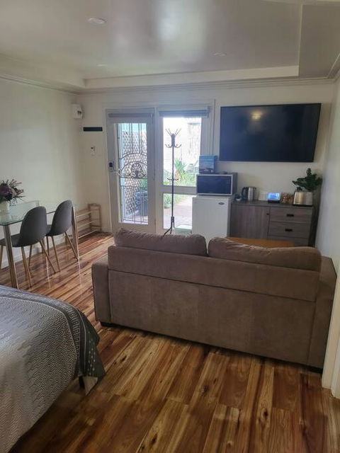 Apartment On Mica - Kawana Tourism 1