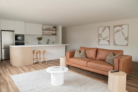 Apartment Two - Apartments On Gavan - Kawana Tourism 0