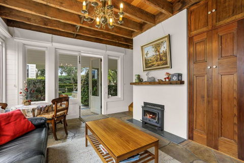 Apollo Bay Guesthouse - Kawana Tourism 2
