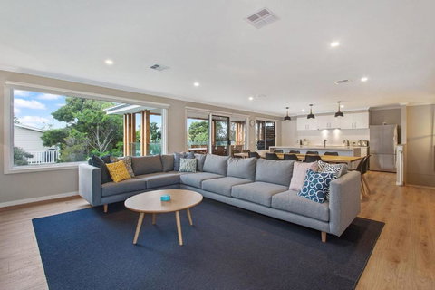 Apollo Grand - Kawana Tourism 0