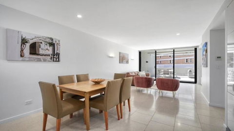 Apollo Short Walk To Beach Accom Holidays - Kawana Tourism 2