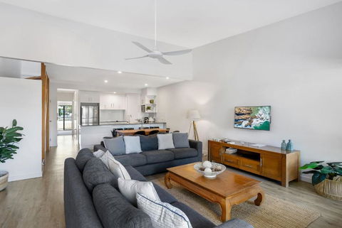 Aqua On Fletcher Street - Kawana Tourism 0