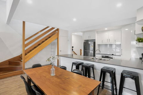 Aqua On Fletcher Street - Kawana Tourism 2