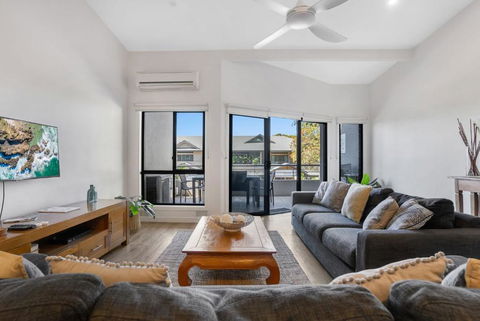 Aqua On Fletcher Street - Kawana Tourism 1