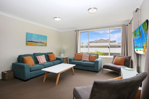 Aquarius Apartment 4 - Kawana Tourism 3