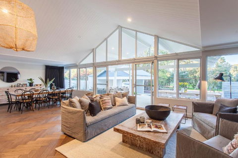 Aquila I Private Properties - Kawana Tourism 1