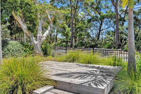 Arches By The Sea, Vincentia - Kawana Tourism 3