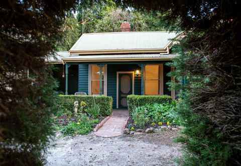 Ard Choille Cottages - Kawana Tourism 3