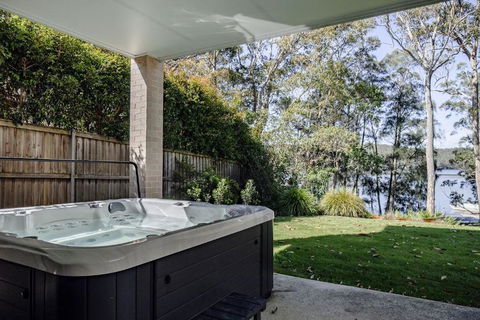 Aria Shores - Your Lakeside Haven - Kawana Tourism 2