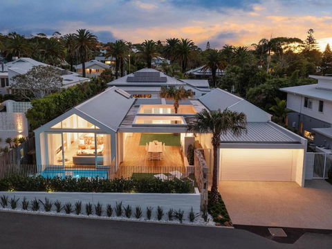 Aroha Byron Bay - Kawana Tourism 1