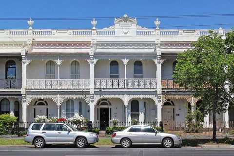 Art Deco Boutique Bespoke Brilliance & Beach&Park - Kawana Tourism 1