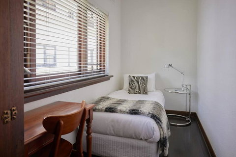 Art Deco Boutique Bespoke Brilliance & Beach&Park - Kawana Tourism 3