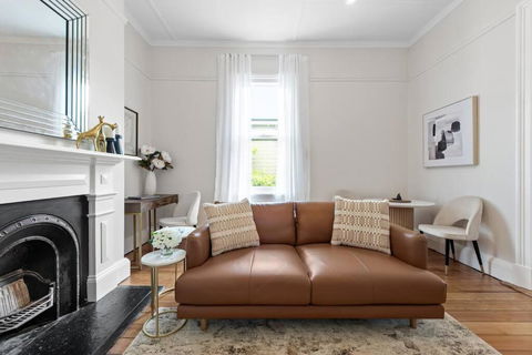 Art Deco W Modern Twist 1Bed 1Bath 1Car New Farm - Kawana Tourism 4
