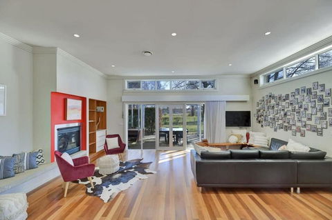 Art House On Anson - Artistic Haven, Spa, Pets - Kawana Tourism 3