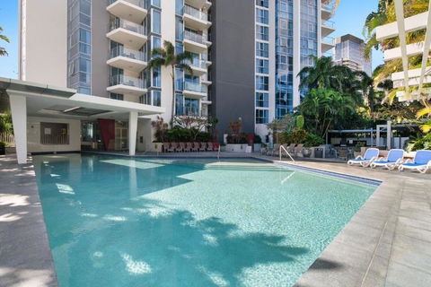 Artique 3 Bedroom Apartment Close To The Beach - CoastHM - Kawana Tourism 1