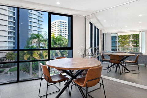 Artique 3 Bedroom Apartment Close To The Beach - CoastHM - Kawana Tourism 0