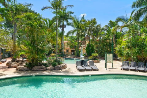 Ashmore Palms Holiday Village - Kawana Tourism 1