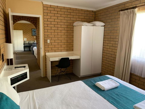 Aspley Pioneer Motel - Kawana Tourism 1