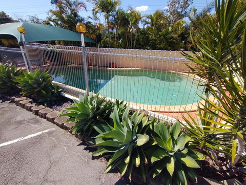 Aspley Sunset Motel - Kawana Tourism 1