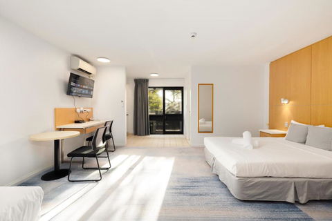 Asraport Motel - Kawana Tourism 0