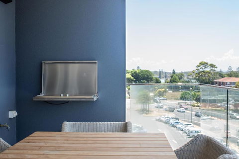 Astina Suites, Forster - Kawana Tourism 4