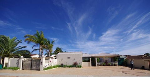 Astoria Retreat Bed & Breakfast - Kawana Tourism 2