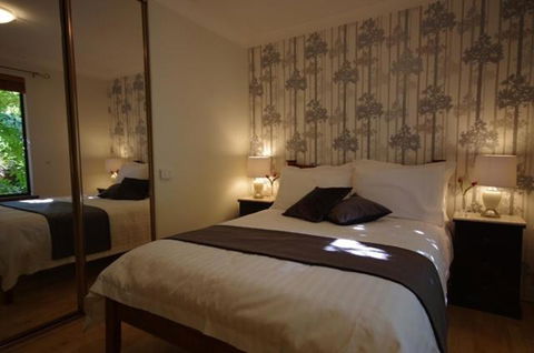 Astoria Retreat Bed & Breakfast - Kawana Tourism 1