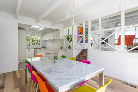 At Agnes Ave: Coastal Views - Kawana Tourism 3