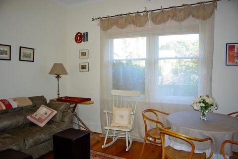 At Eleven - La Petite Maison - Kawana Tourism 3