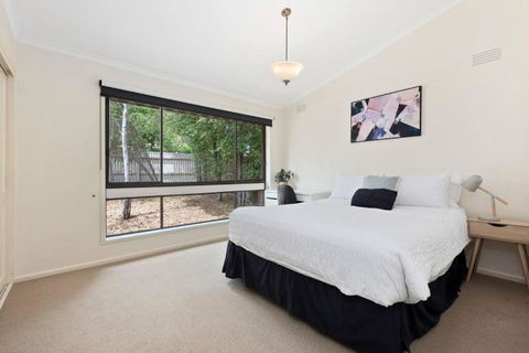 At The Hilltop - Sleeps 10 - Kawana Tourism 2