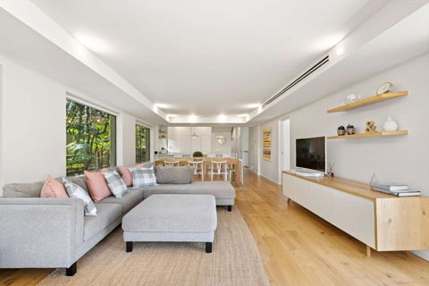Audrey - Little Cove - Kawana Tourism 0