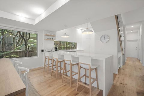 Audrey - Little Cove - Kawana Tourism 4