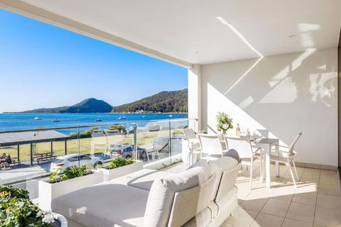 Aura 3 Spectacular Beachside Views - Kawana Tourism 0