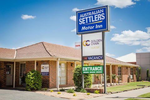 Australian Settlers Motor Inn - Kawana Tourism 0