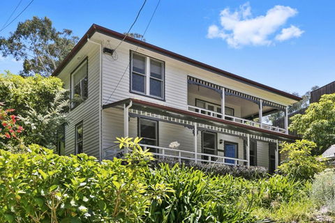 Avirgonia - Kawana Tourism 0