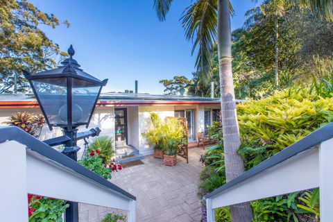 Avocado Sunset Bed & Breakfast - Kawana Tourism 1