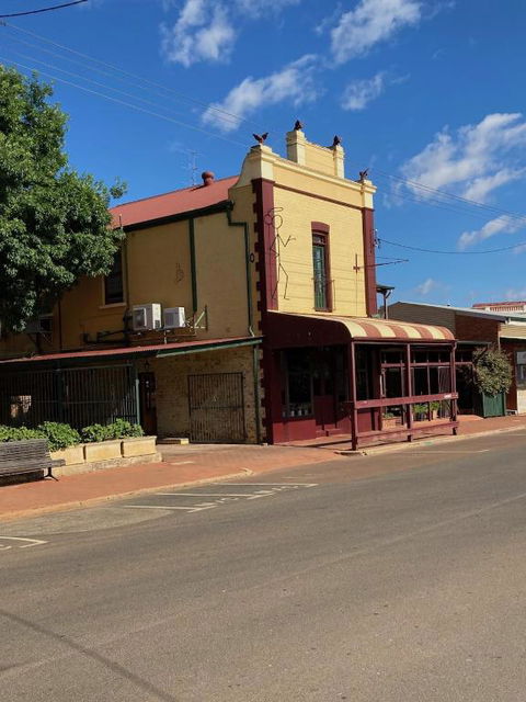 Avon Terrace Guest House - Kawana Tourism 1