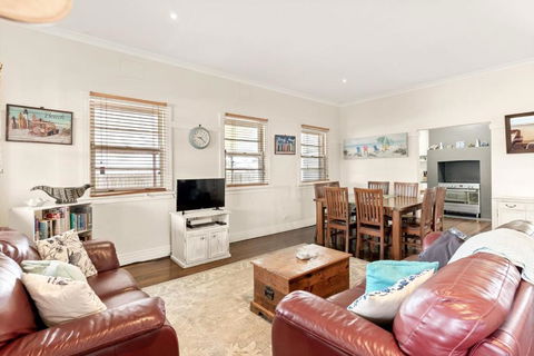 Avondale 7 Cashmore Street - Kawana Tourism 3