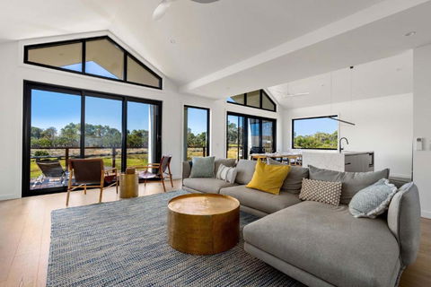Awakening Broadbeach - Wifi, Linen - Kawana Tourism 0