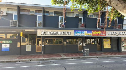 Ayr Hotel - Kawana Tourism 0