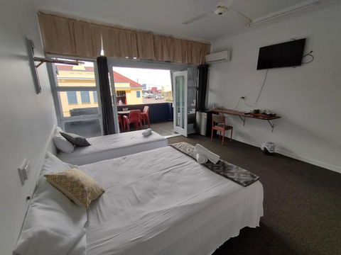 Ayr Hotel - Kawana Tourism 2
