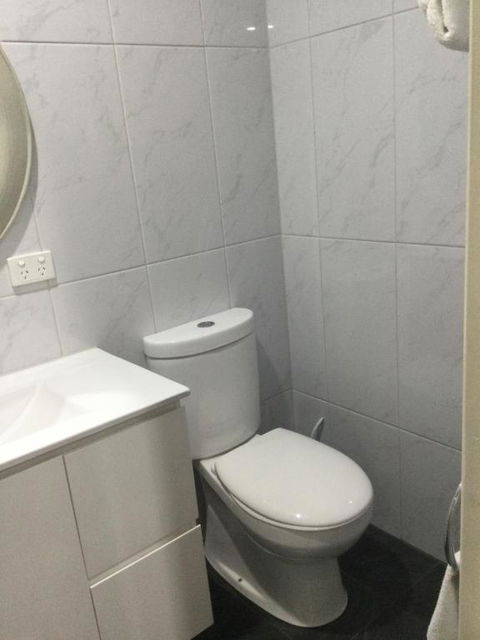 Ayrline Motel - Kawana Tourism 1